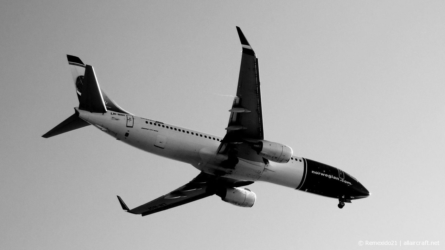 LN-NOI · Boeing 737-86N(WL) · (FAO / LPFR)