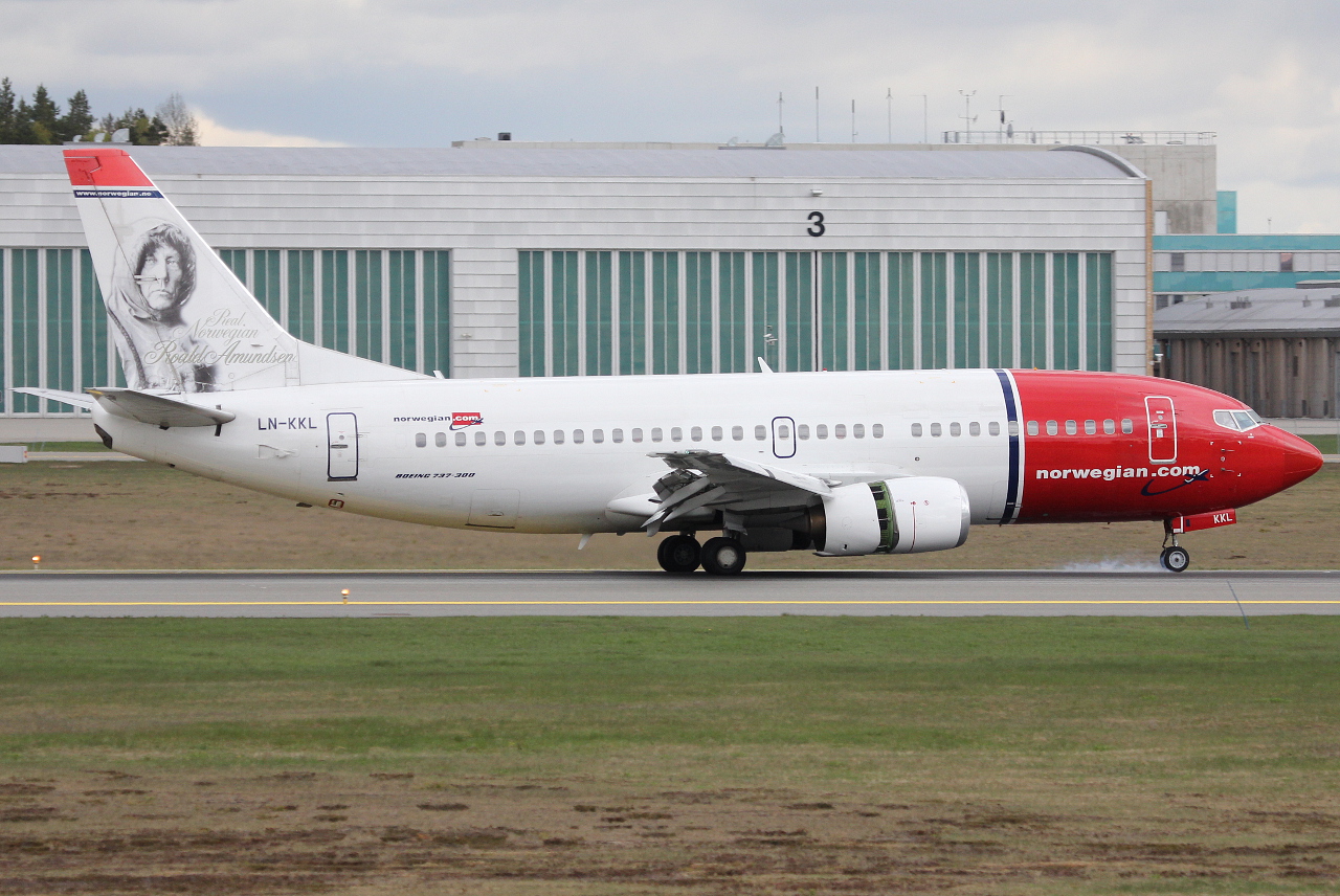 LN-KKL · Boeing 737-36N · (OSL / ENGM)