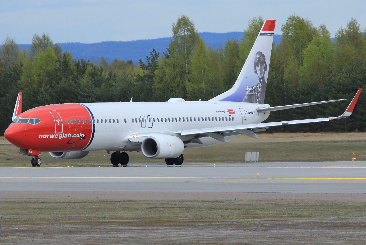 LN-NIE · Boeing 737-8JP(WL) · (OSL / ENGM)