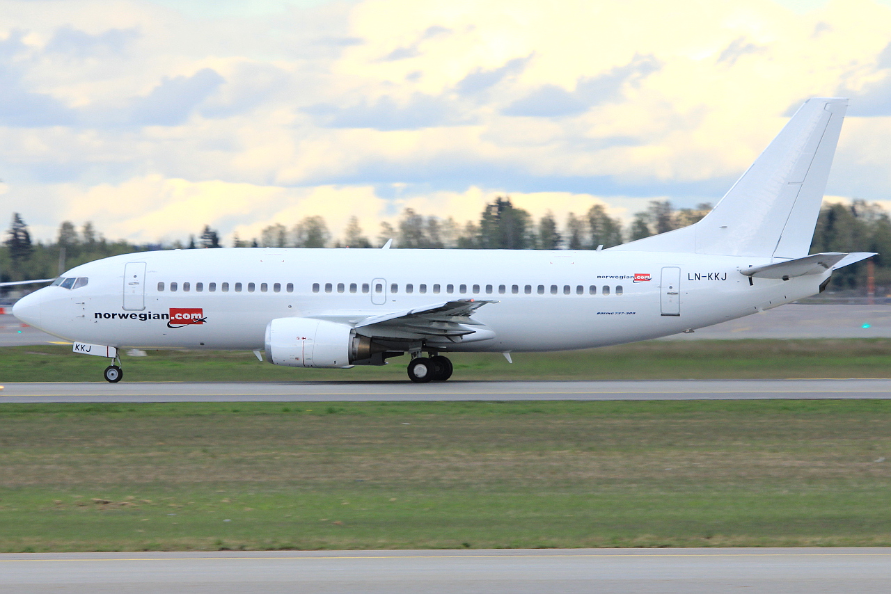 LN-KKJ · Boeing 737-36N · (OSL / ENGM)