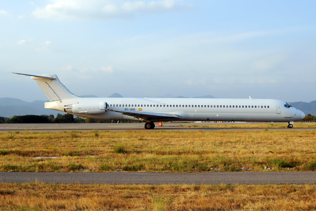 EC-JUG · McDonnell Douglas MD-83 · (BGY / LIME)