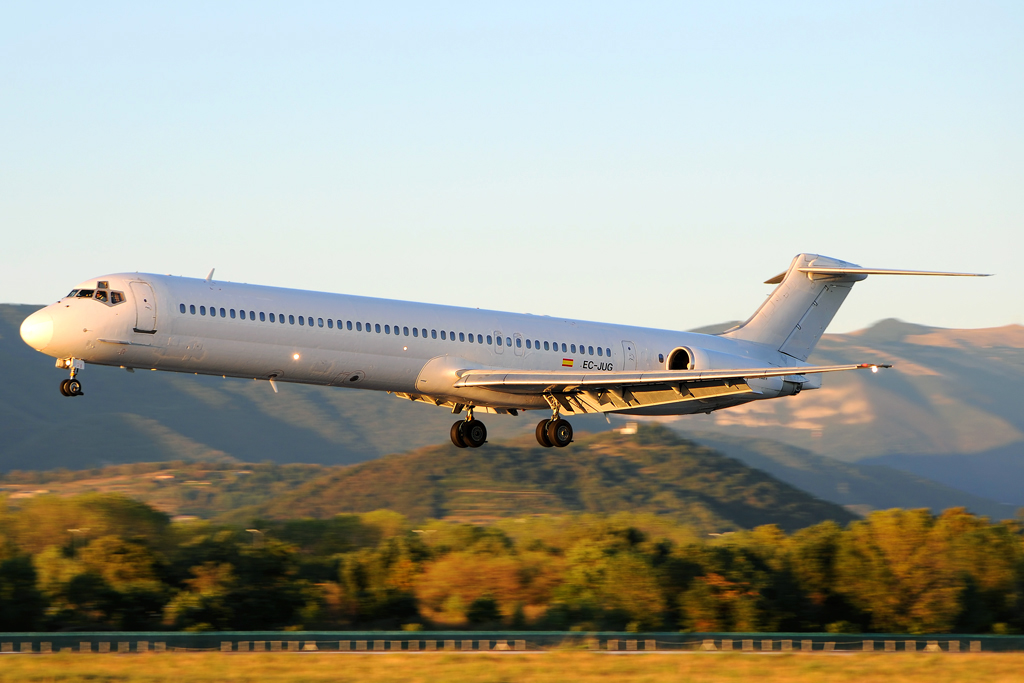 EC-JUG · McDonnell Douglas MD-83 · (BGY / LIME)