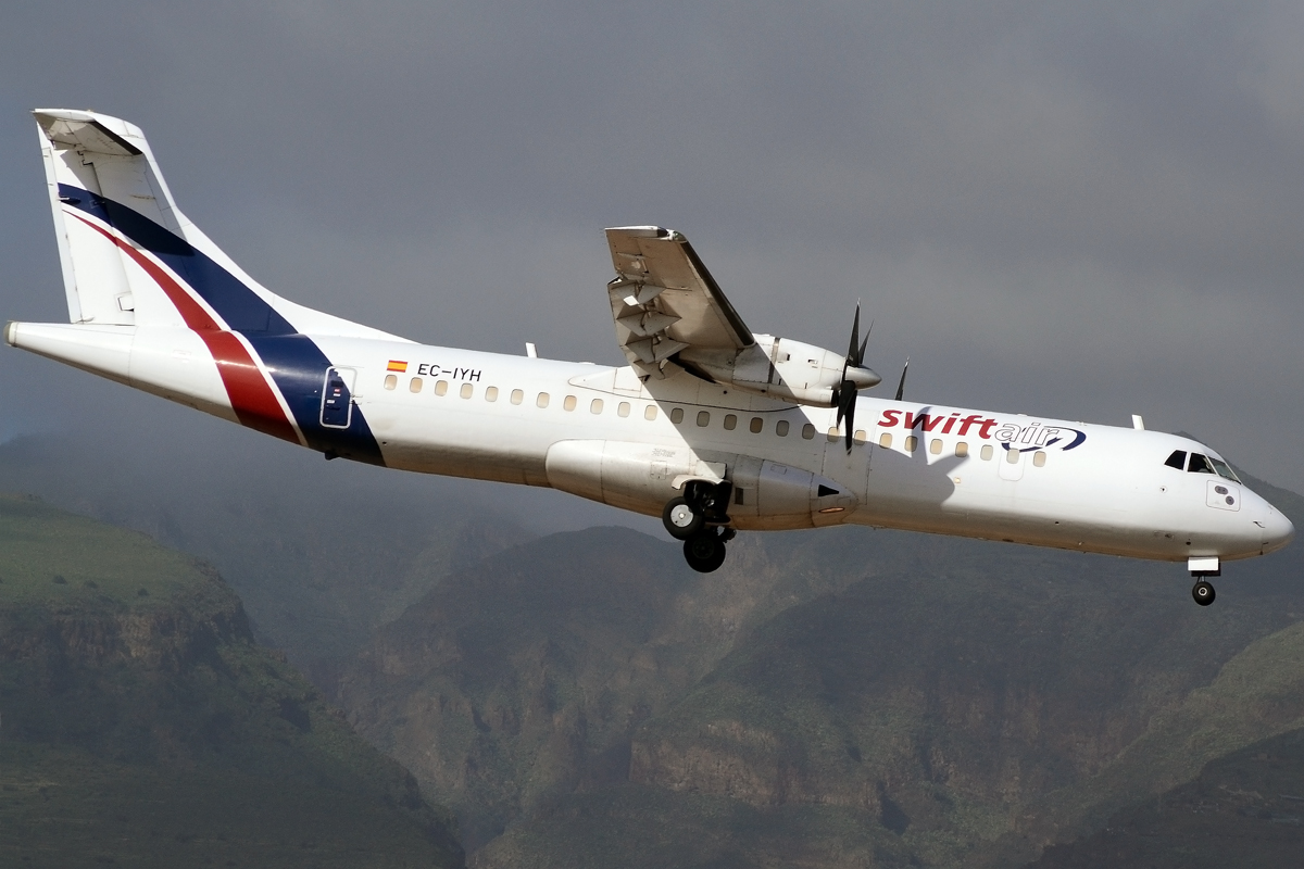 EC-IYH ( 330 ) 1992 ATR-72-202(F)