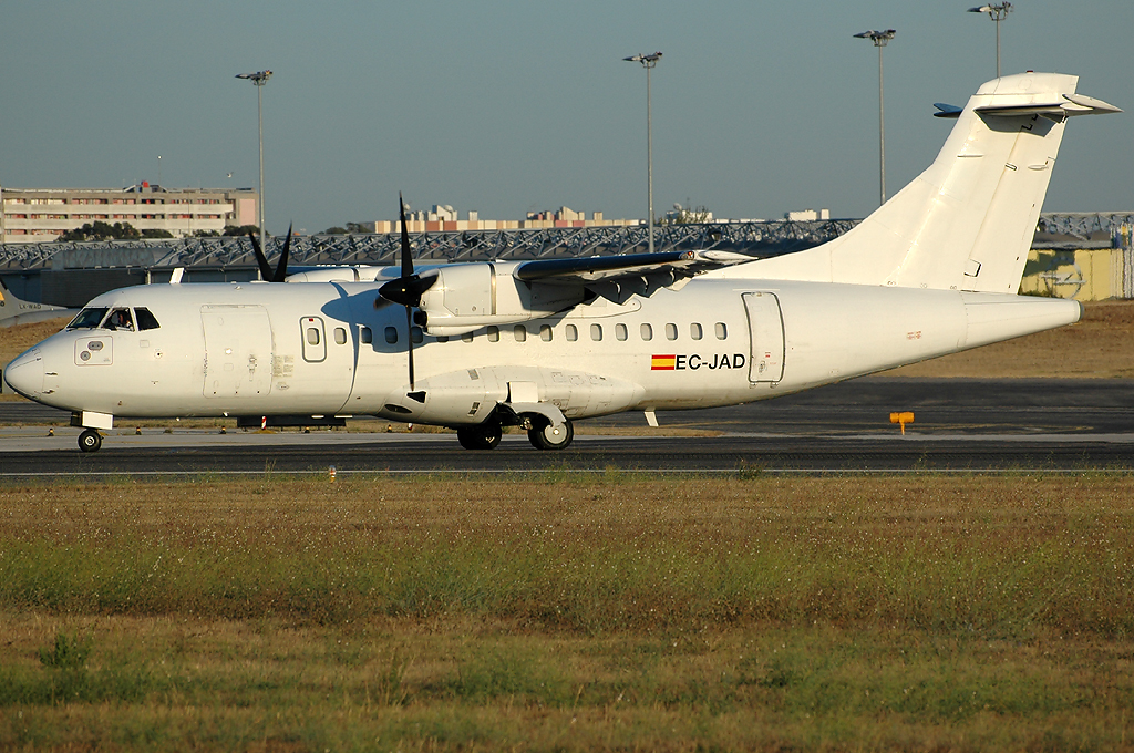 EC-JAD ( 321 ) 1992 ATR-42-300