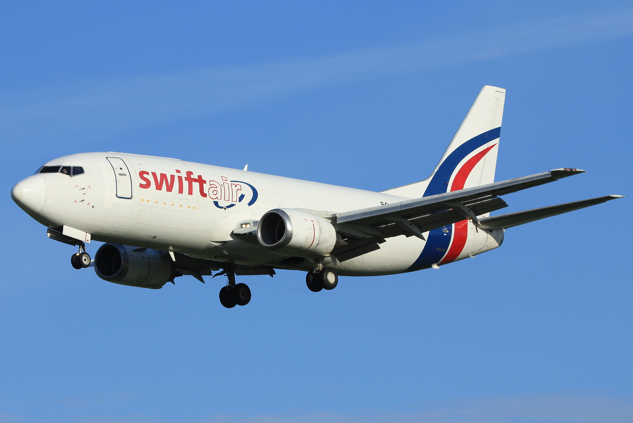 EC-KTZ (23708) 1987 Boeing 737-375(SF)