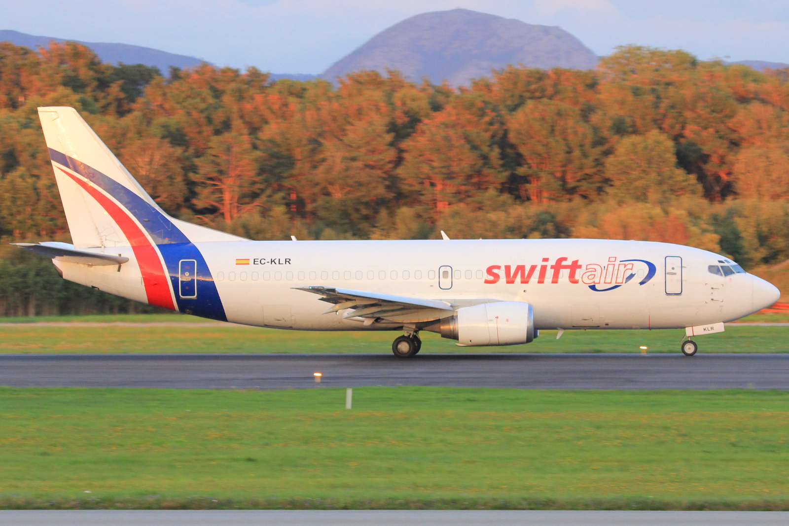 EC-KLR · Boeing 737-3Q8(SF) · (SVG / ENZV)