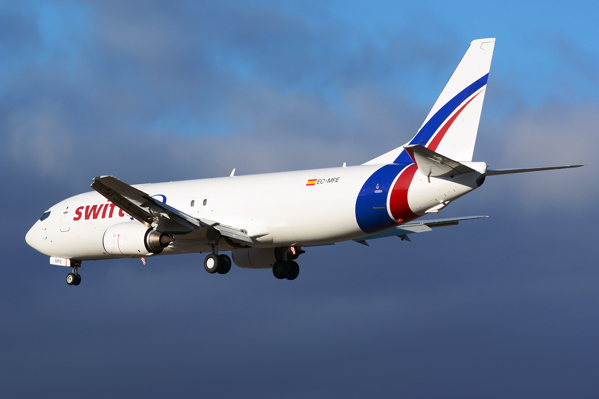 EC-MFE (24445) 1993 Boeing 737-476 SF
