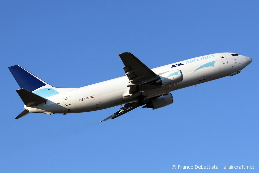 OE-IAC · Boeing 737-4M0(SF) · (MLA / LMML)