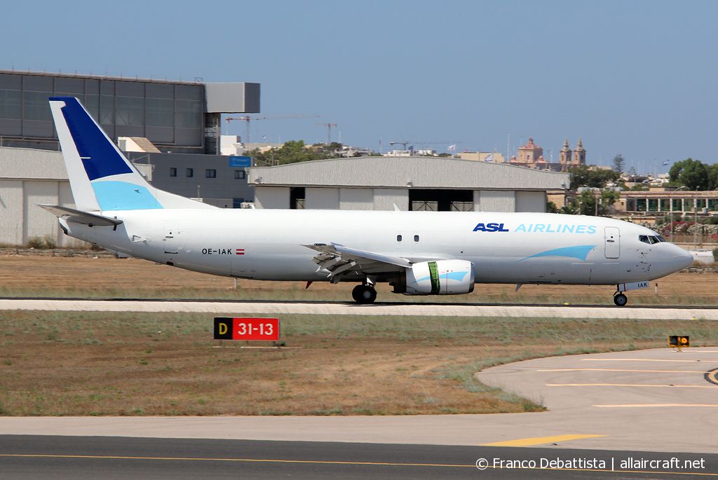 OE-IAK · Boeing 737-4Q8(SF) · (MLA / LMML)