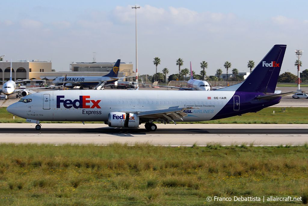 OE-IAR (29208) 1998 Boeing 737-4M0 (BDSF)