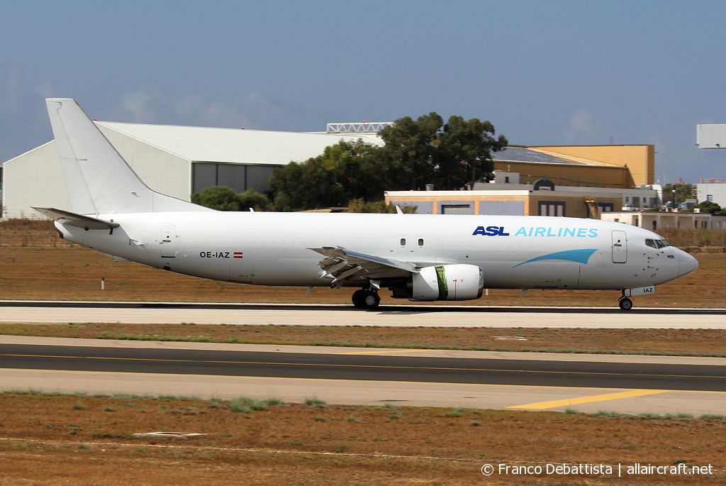 OE-IAZ (25111) 1994 Boeing 737-4Q8 SF