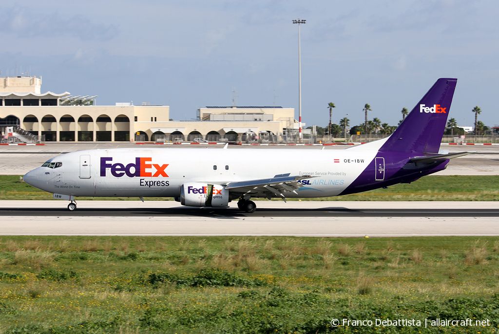 OE-IBW (25109) 1993 Boeing 737-4Q8(SF)