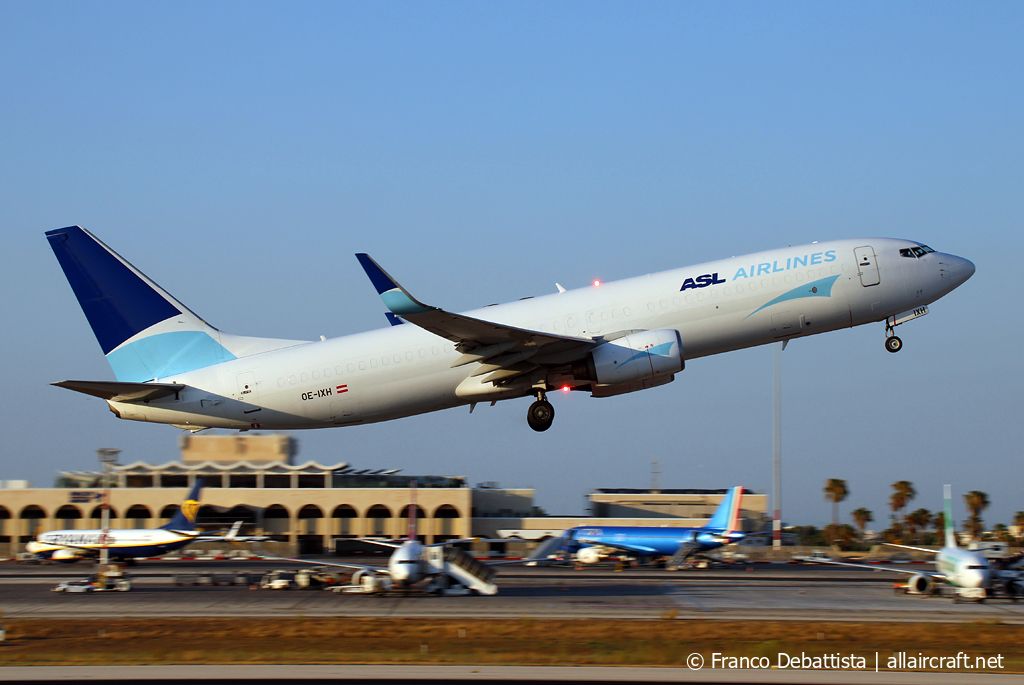 OE-IXH (29927) 2000 Boeing 737-8AS(BCF)(WL)