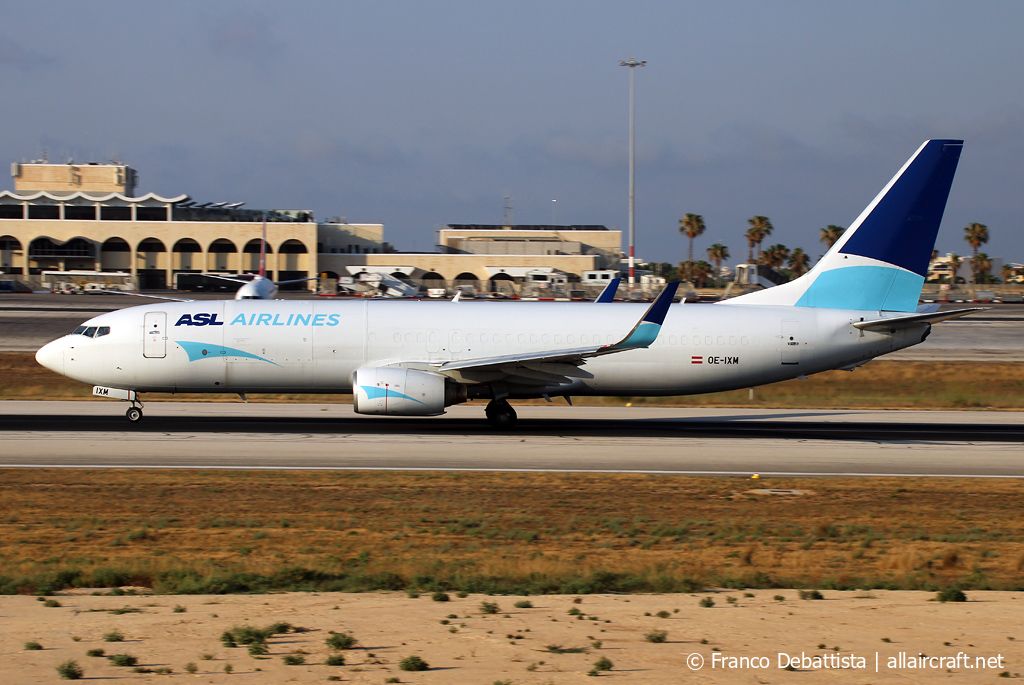 OE-IXM (1843) 2006 Boeing 737-8EH(BCF)(WL)
