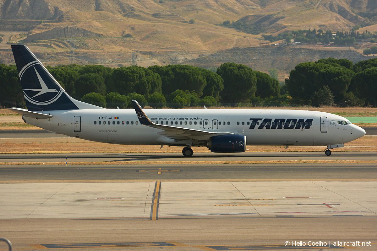 YR-BGJ · Boeing 737-82R(WL) · (MAD / LEMD)