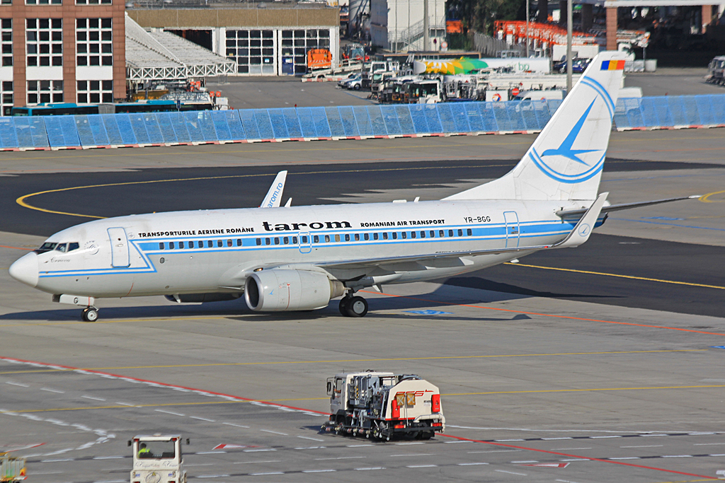 YR-BGG (28442) 2001 Boeing 737-78J(WL)