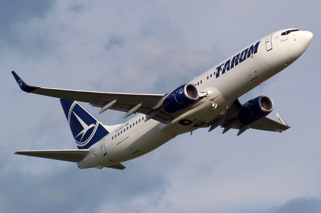 YR-BGP · Boeing 737-86J · (OTP / LROP)