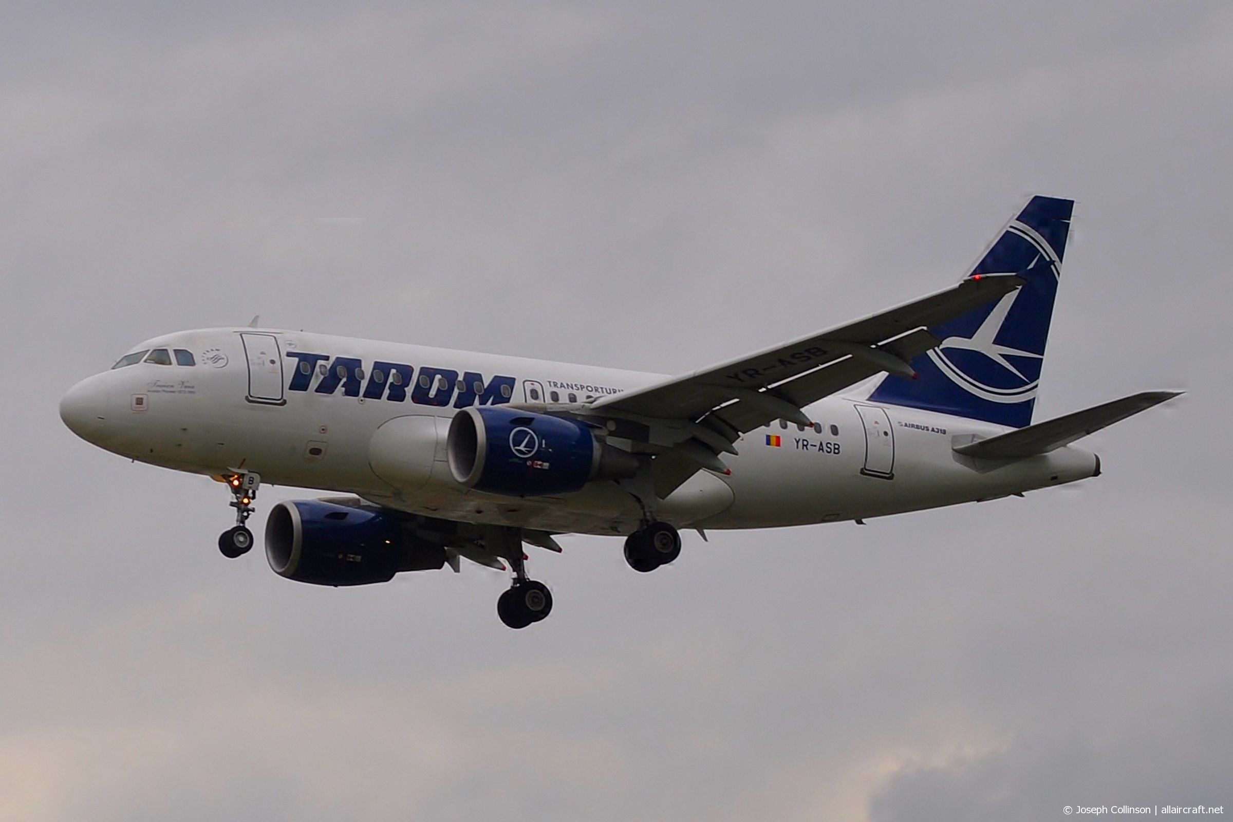 YR-ASB · Airbus A318-111 · (LHR / EGLL)