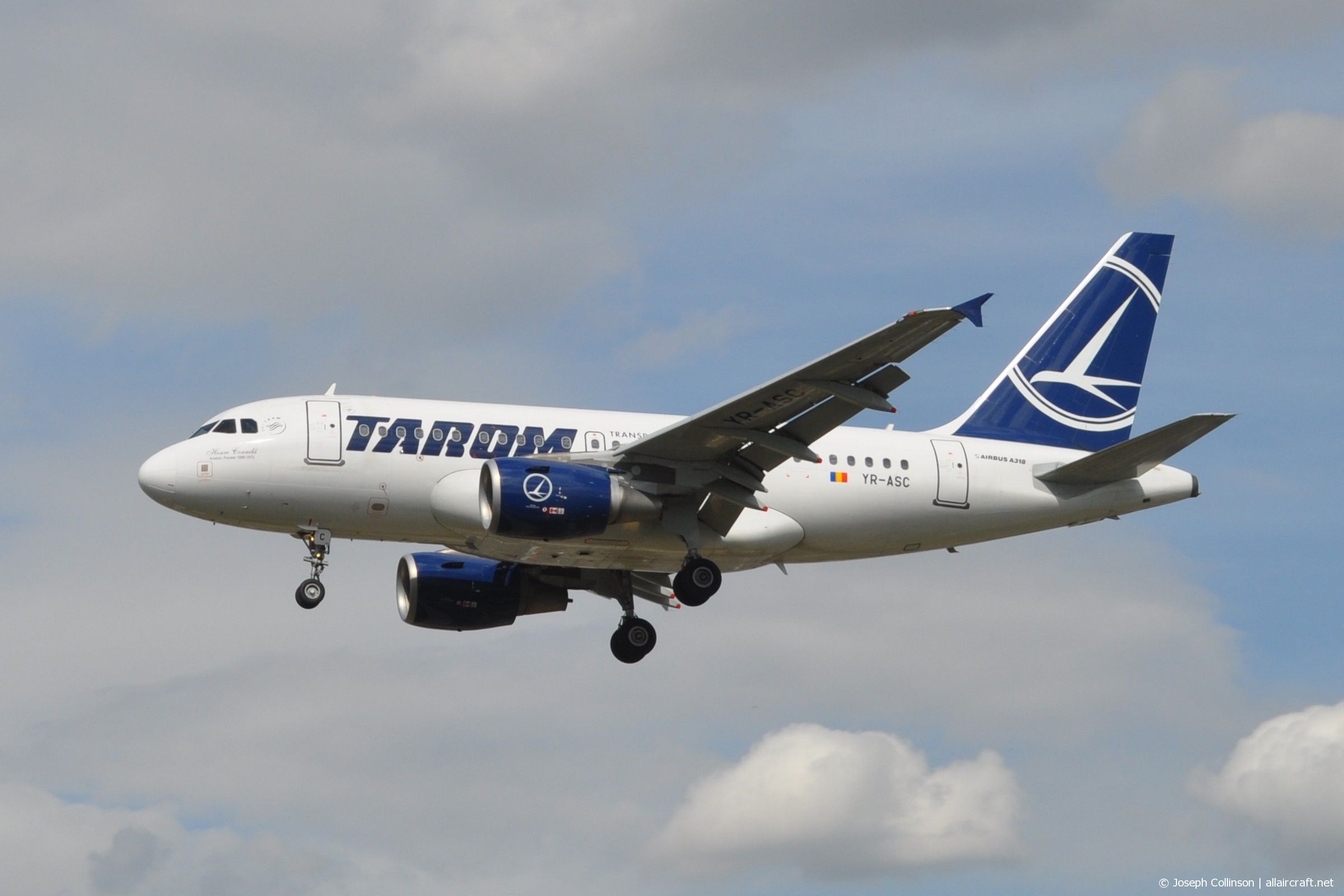 YR-ASC · Airbus A318-111 · (LHR / EGLL)