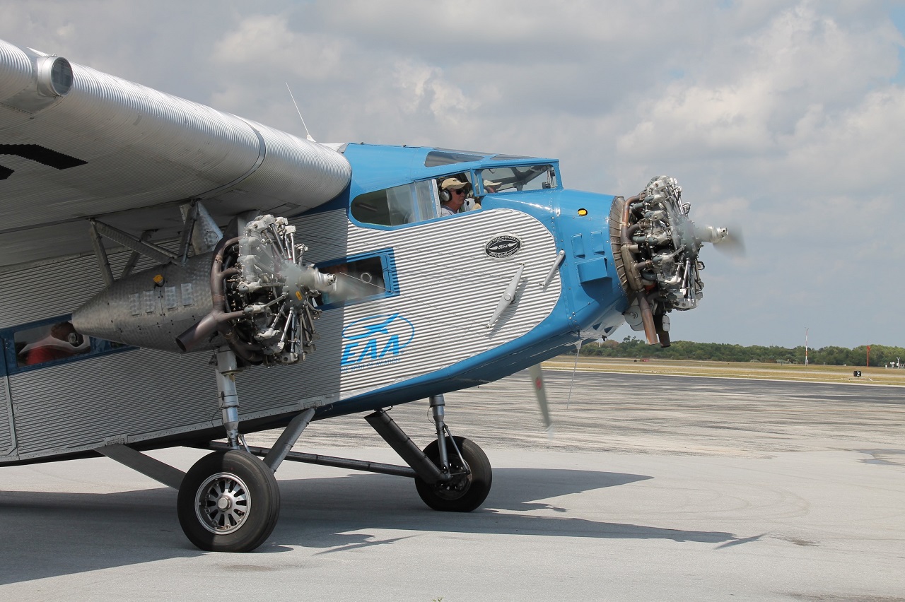 NC8407 · Ford Tri-motor · (PMP / KPMP)