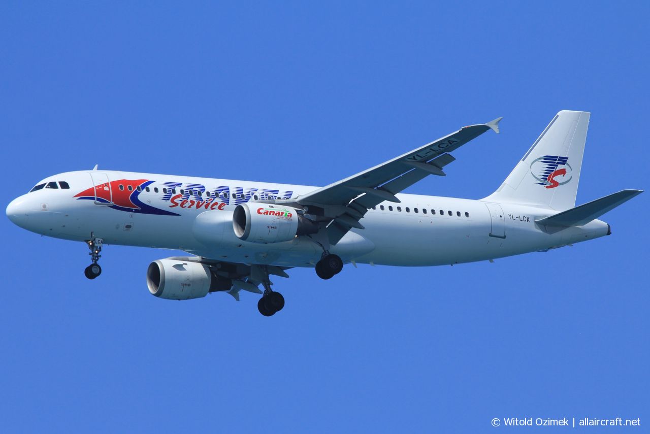 YL-LCA (333) 1992 Airbus A320-211