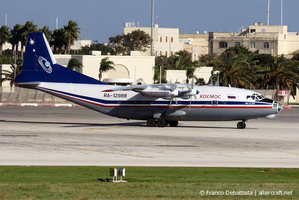 RA-12988 · Antonov An-12B · (MLA / LMML)