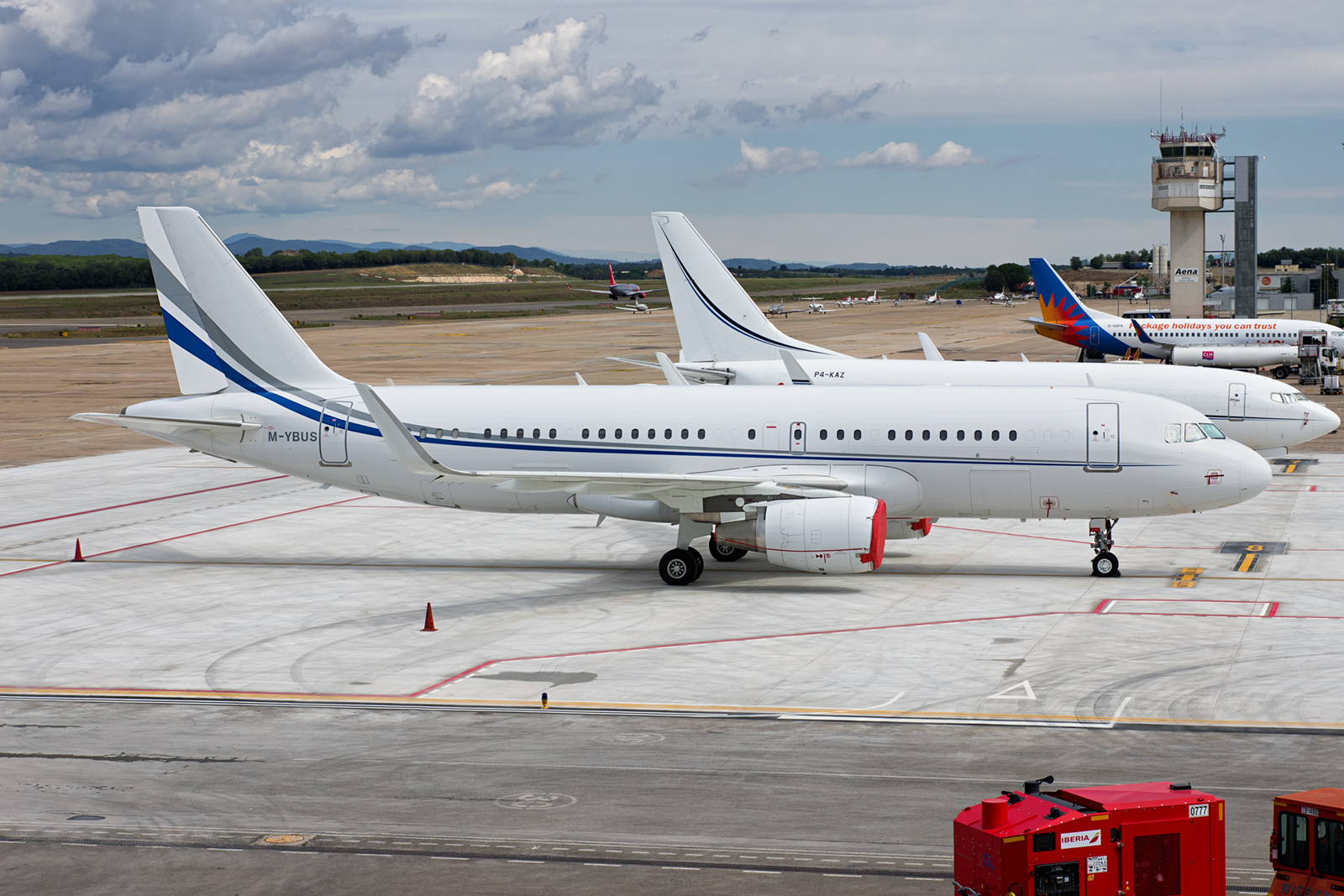 M-YBUS (6069) 2014 Airbus A320-214(CJ)(WL) Prestige