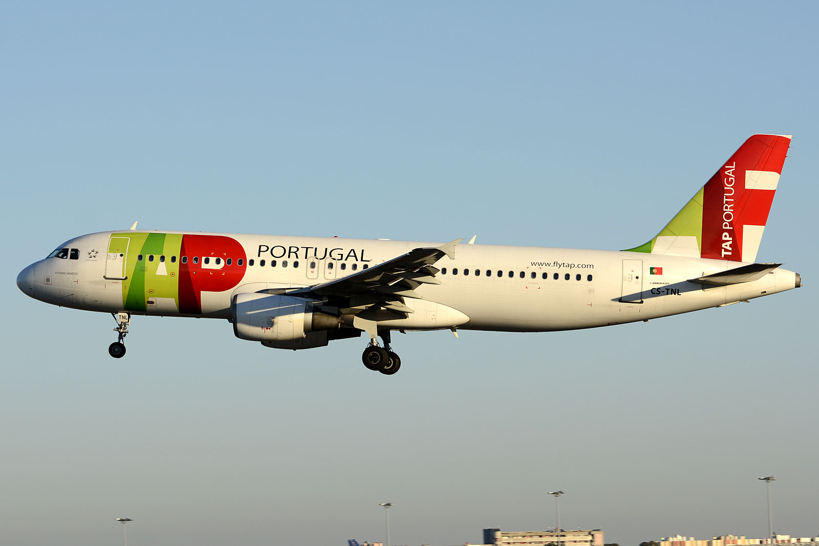 CS-TNL (1231) 2000 Airbus A320-214
