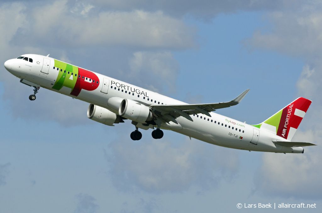 CS-TJI (8270) 2018 Airbus A321-251N