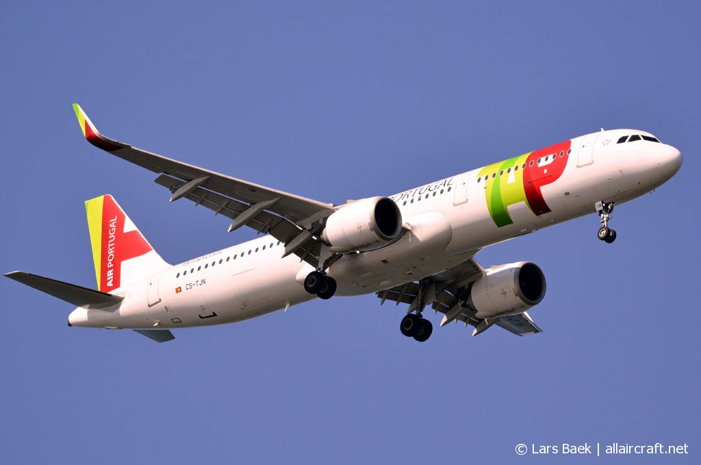CS-TJN (8318) 2018 Airbus A321-251N