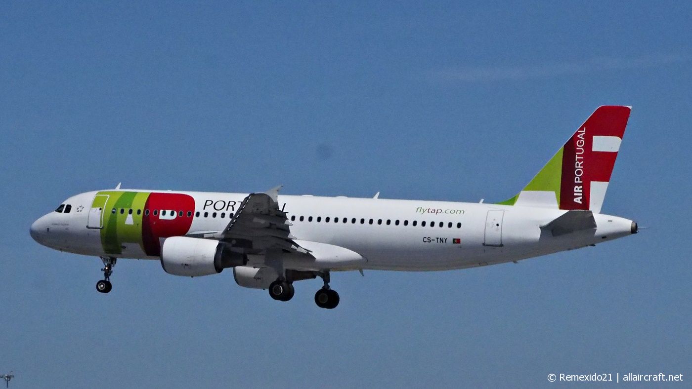 CS-TNY · Airbus A320-214 · (LIS / LPPT)