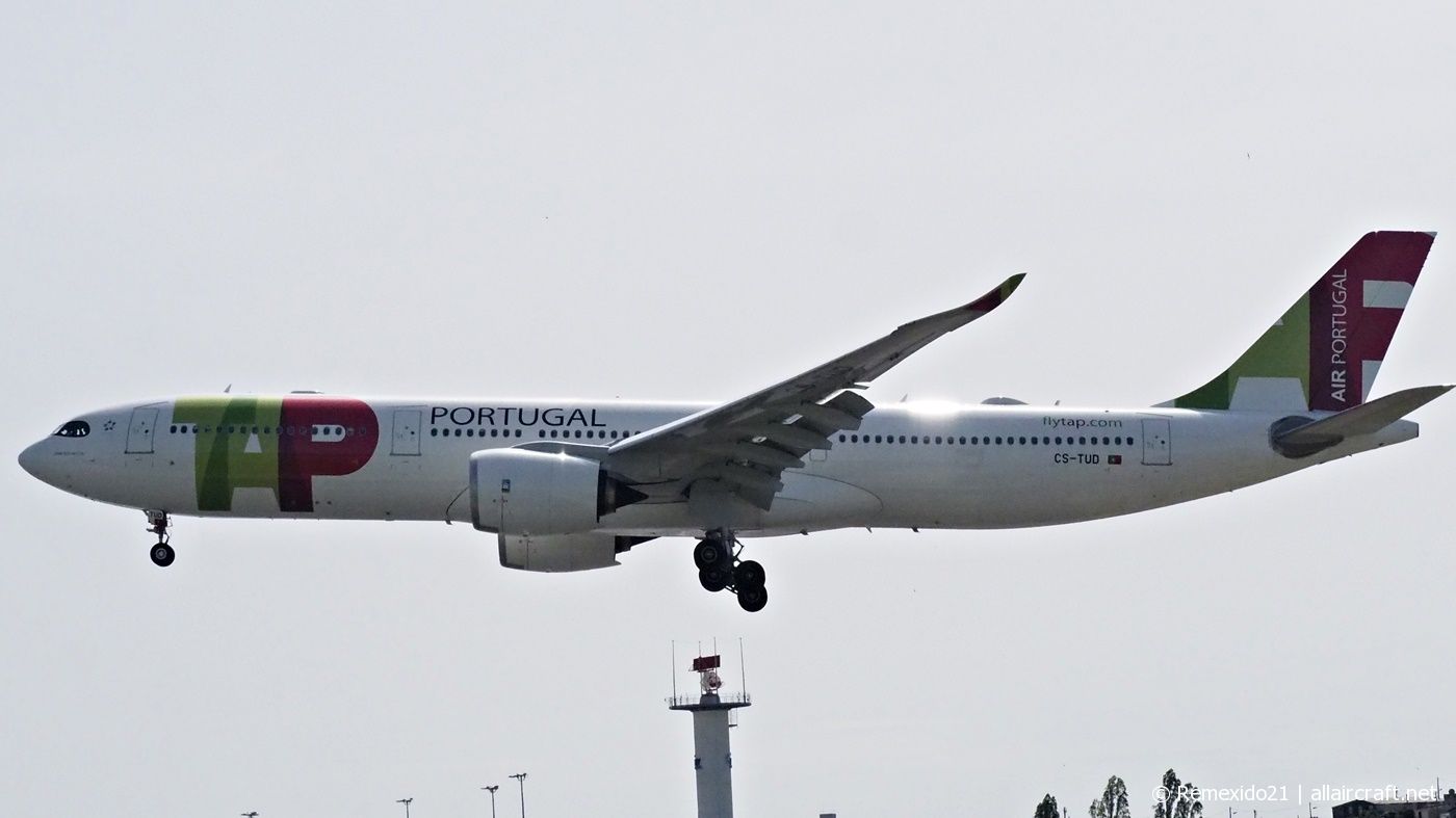 CS-TUD (1892) 2018 Airbus A330-941