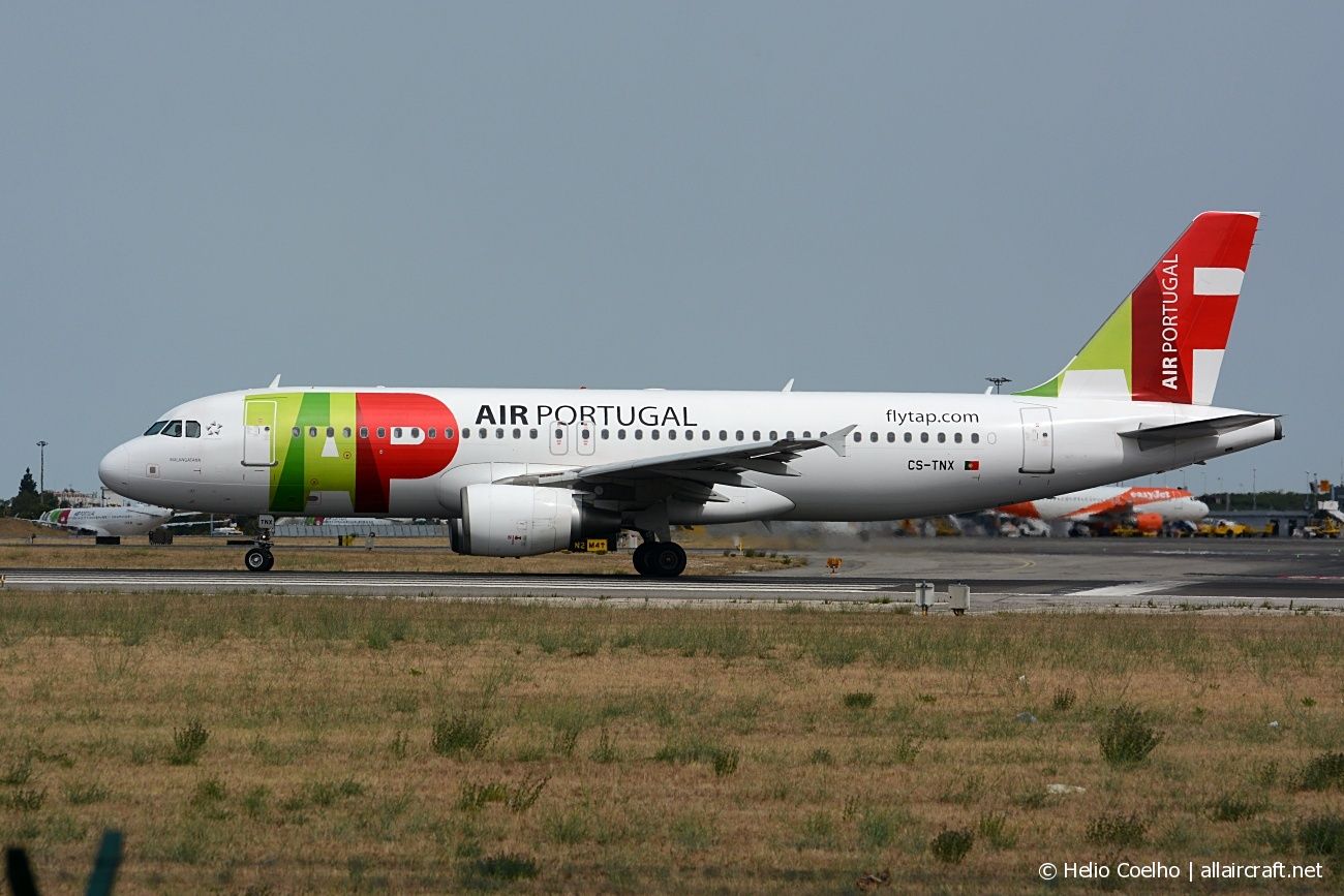 CS-TNX (2822) 2006 Airbus A320-214