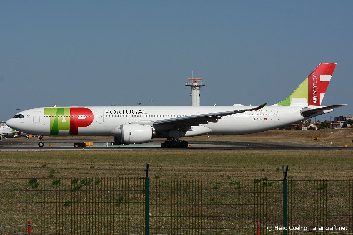 CS-TUH · Airbus A330-941 · (LIS / LPPT)