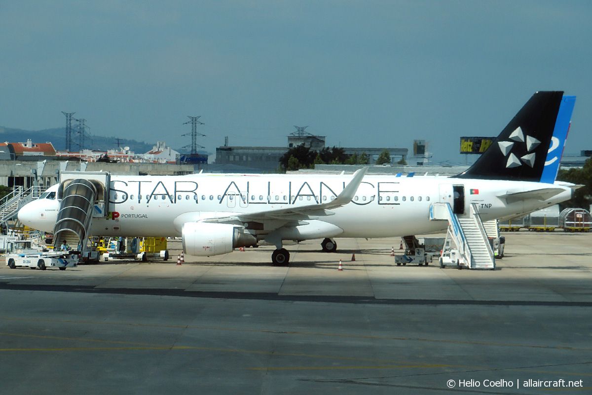 CS-TNP (2178) 2004 Airbus A320-214(WL)
