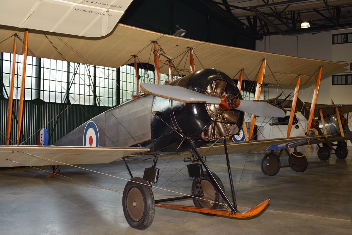 E449 · Avro 504K · (HEN)