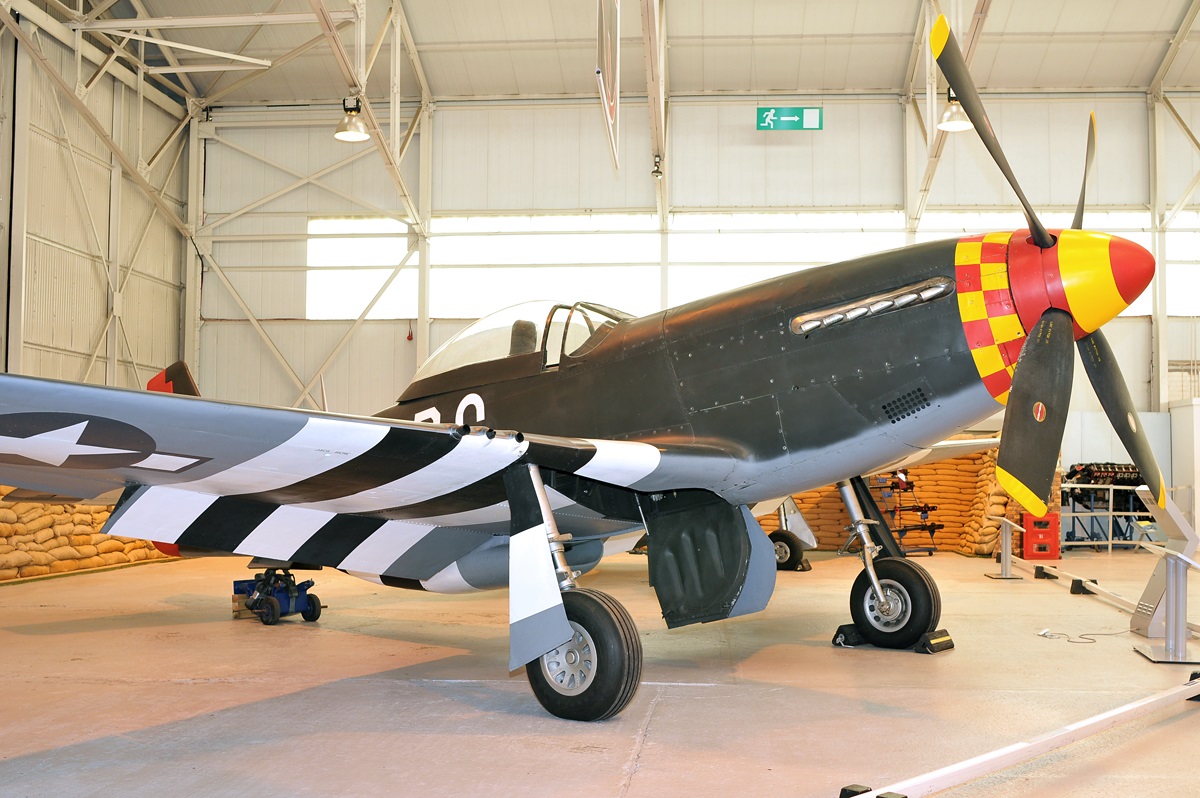 44-13573 · North American P-51D Mustang · (EGWC)