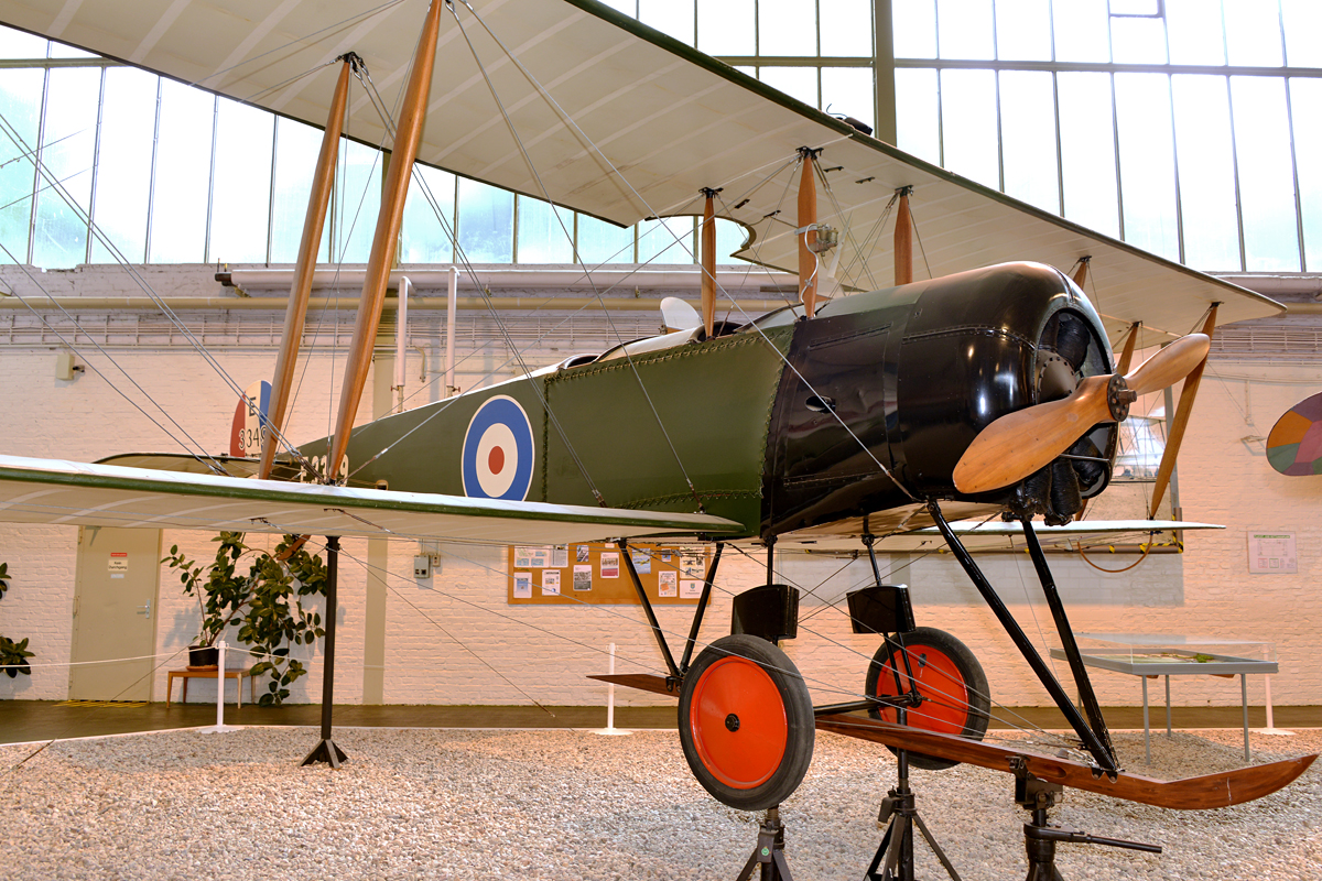 E3349 · Avro 504K Replica · (GWW / EDUG)