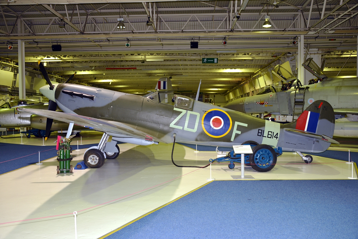 BL614 · Supermarine 349 Spitfire F5B · (HEN)