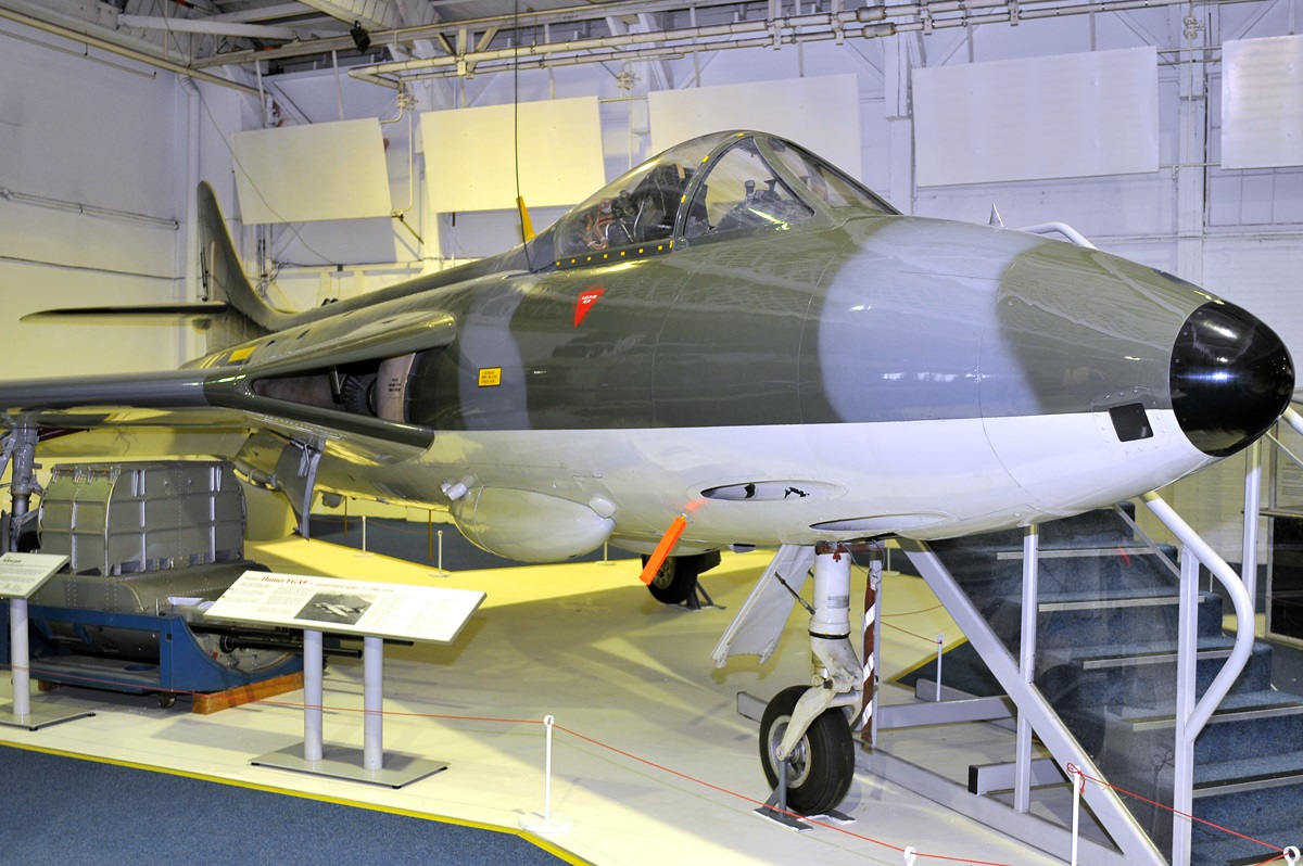 XG154 · Hawker Hunter FGA9 · (HEN)