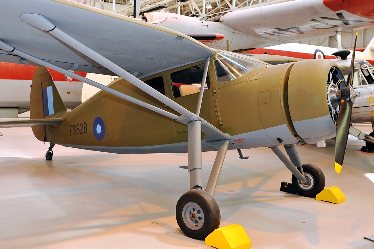 G-AIZE · Fairchild Argus Mk1 · (EGWC)