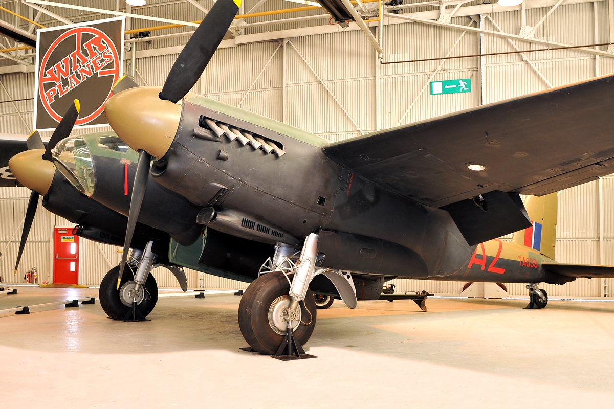 TA639 · De Havilland DH-98 Mosquito TT35 · (EGWC)