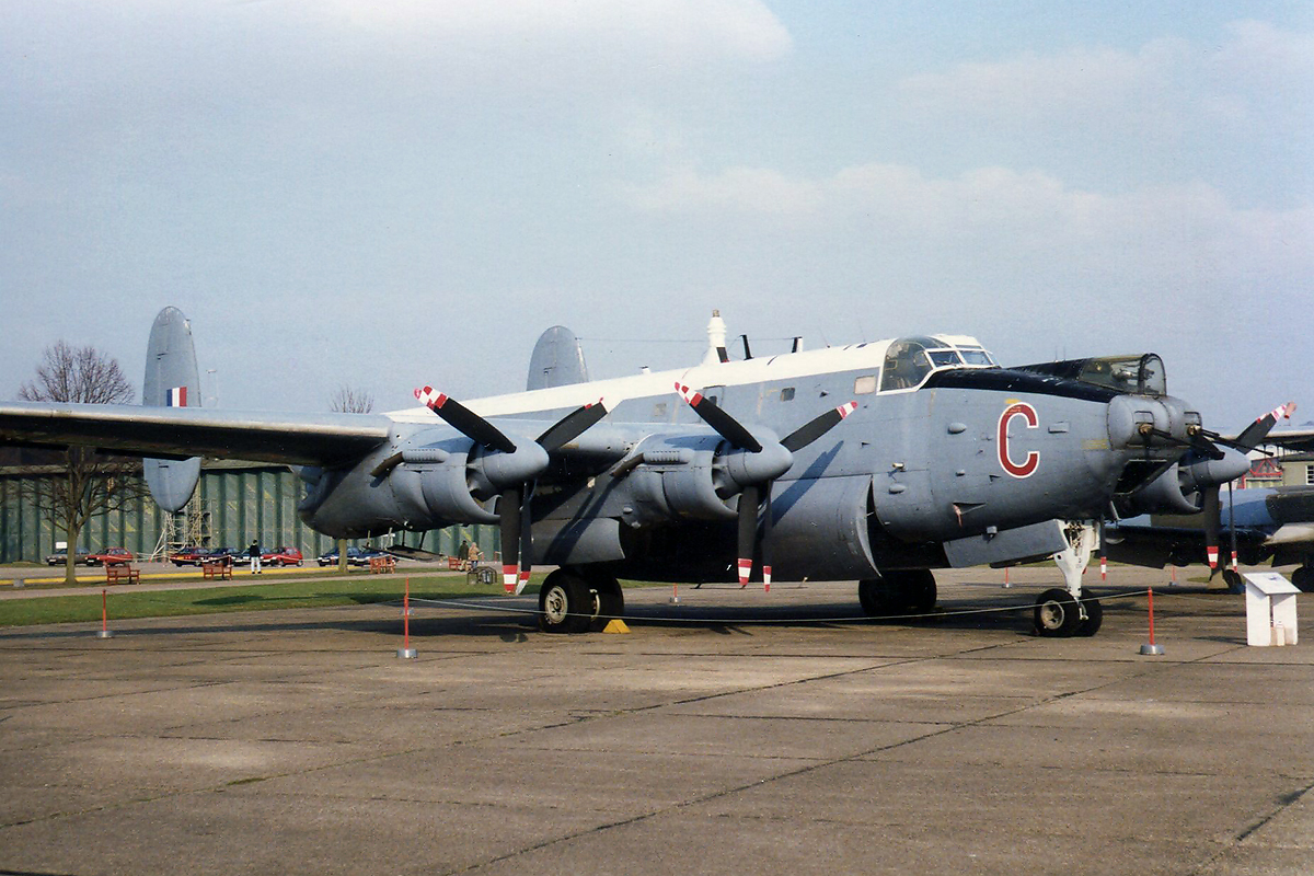 XF708 · Avro 716 Shackleton MR.3/3 · (EGSU)