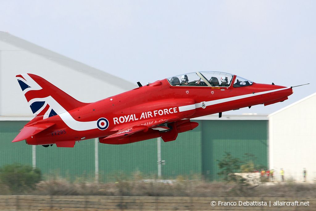 XX295 · Hawker Siddeley Hawk T.1W · (MLA / LMML)