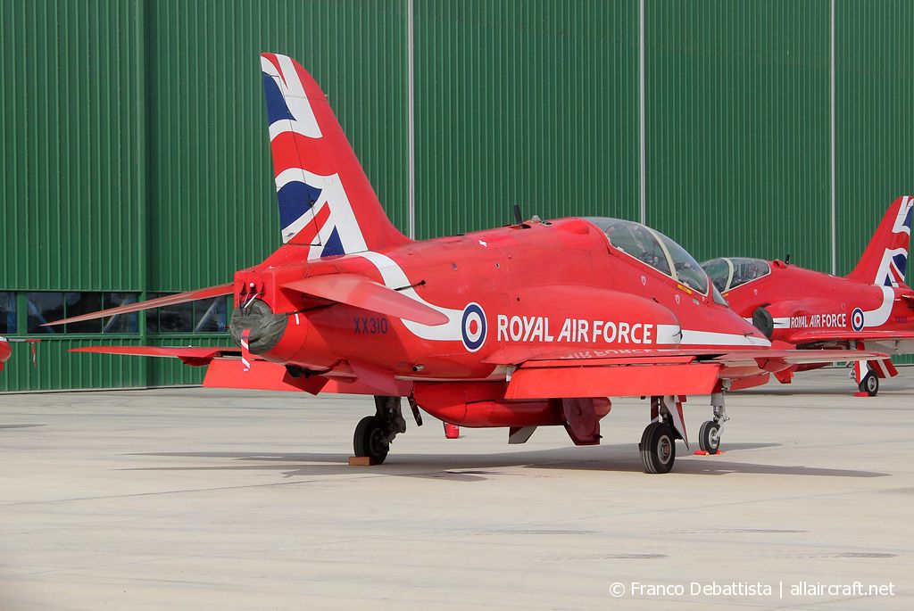 XX310 · Hawker Siddeley Hawk T.1W · (MLA / LMML)