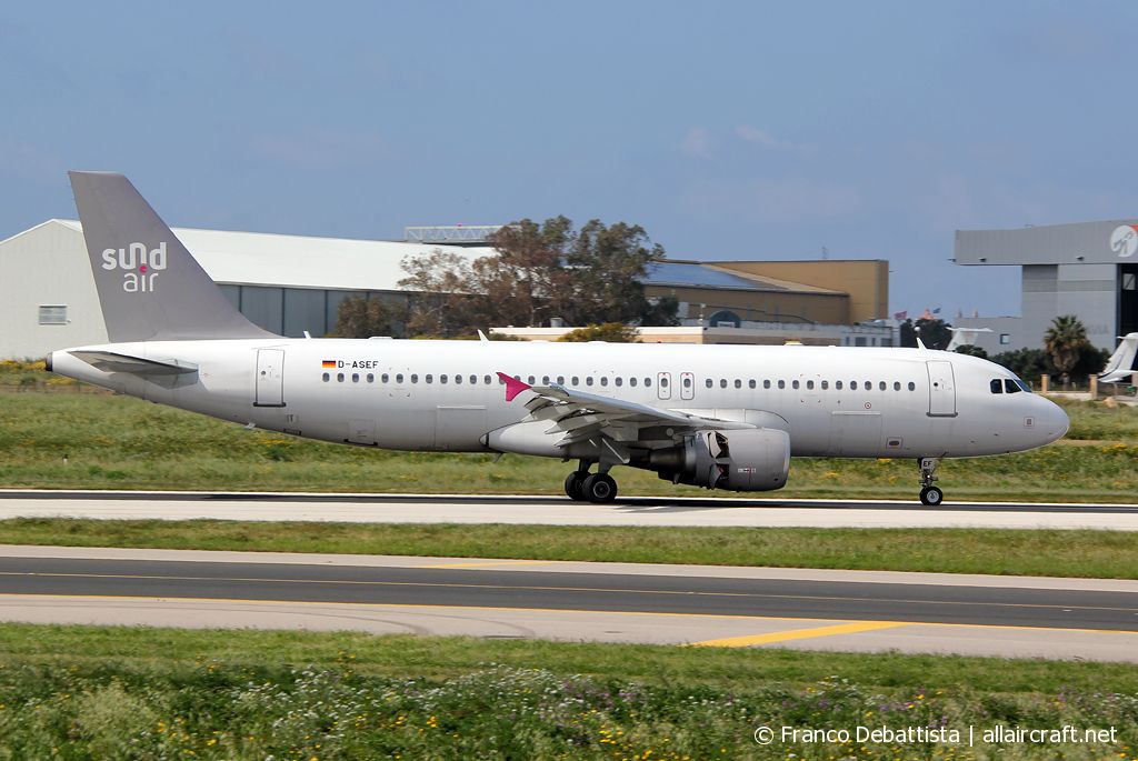 D-ASEF · Airbus A320-214 · (MLA / LMML)