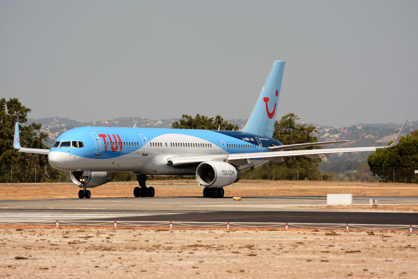 G-OOBC · Boeing 757-28A(WL) · (FAO / LPFR)