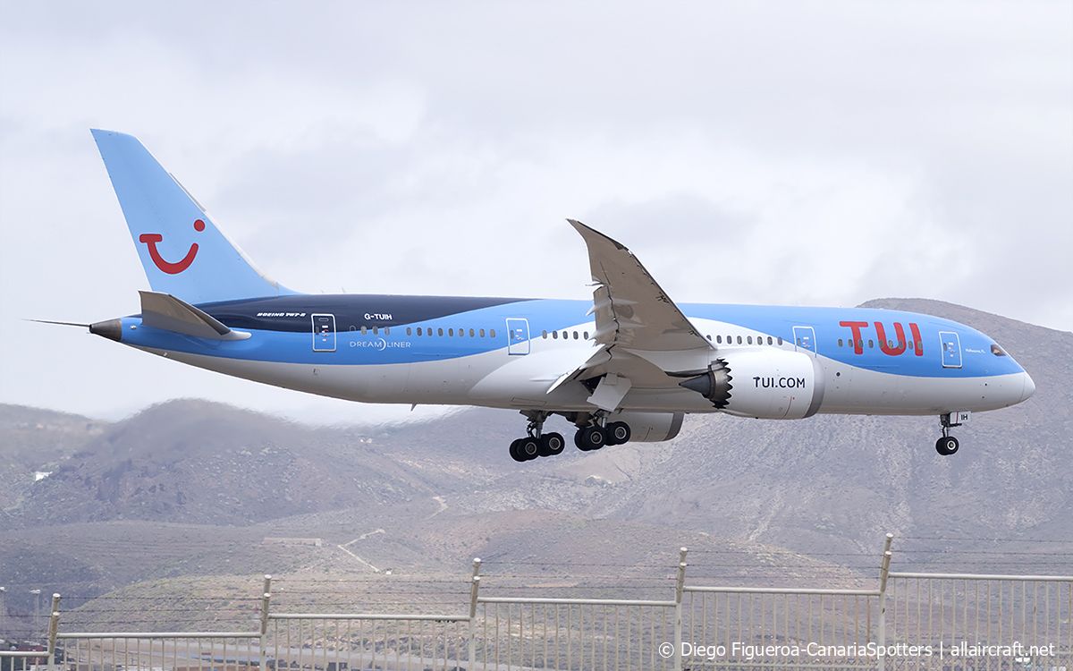 G-TUIH (37229) 2015 Boeing 787-8 Dreamliner