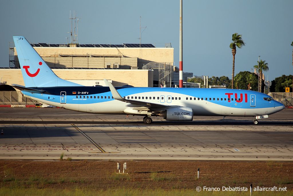D-AHFV (30415) 2000 Boeing 737-8K5(WL)