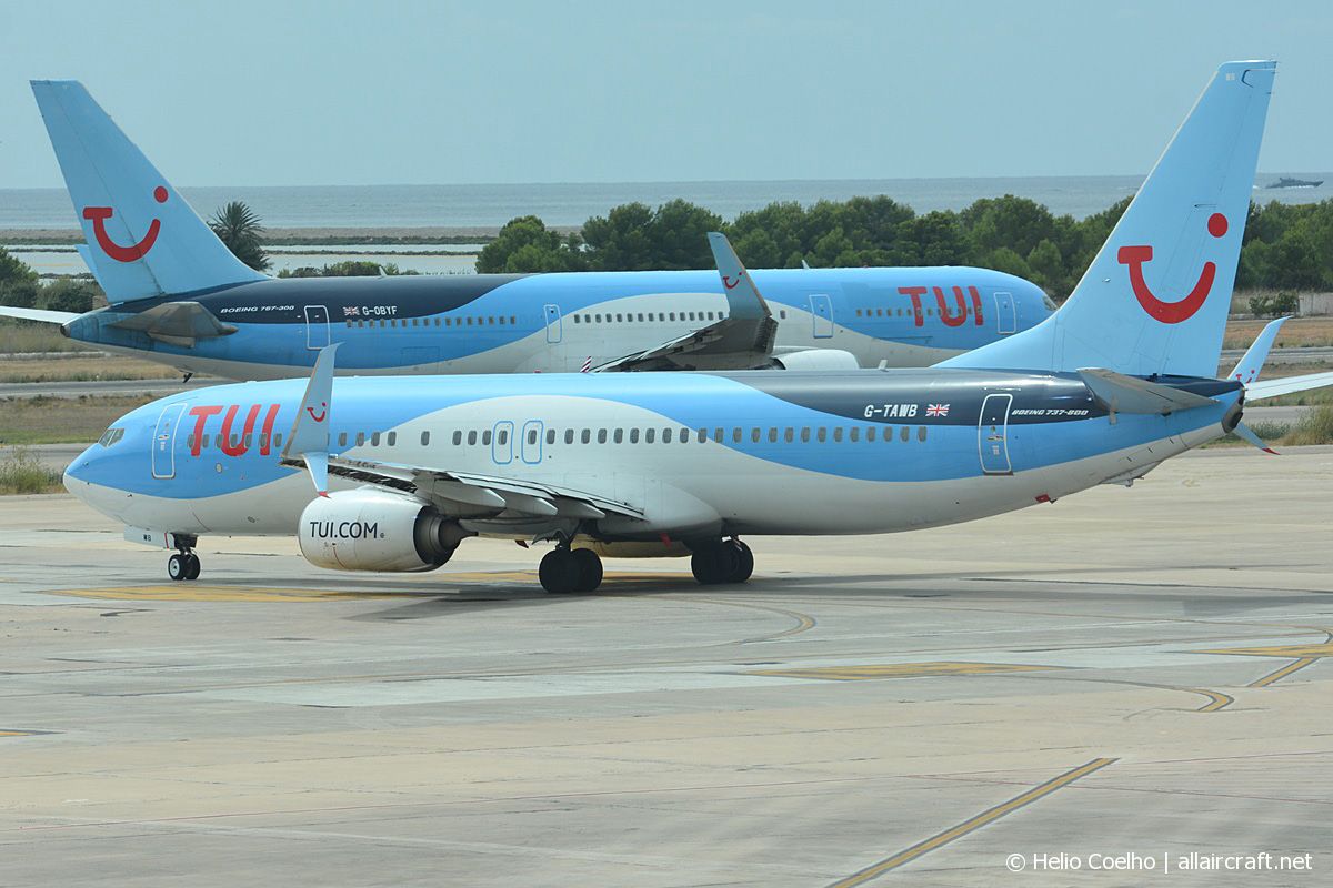 G-TAWB · Boeing 737-8K5(WL) · (IBZ / LEIB)